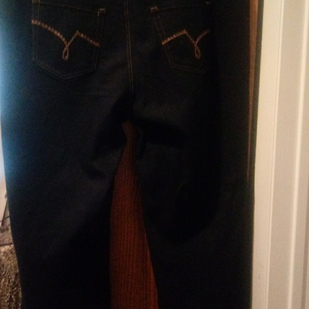 Jeans - Picture 2 of 3